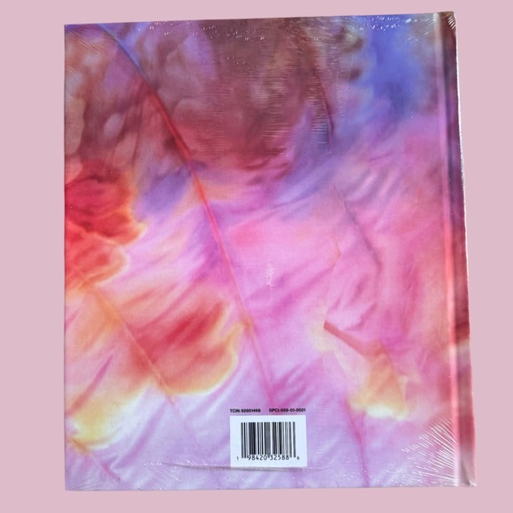 NWT SEALED Taylor Swift Target Exclusive “The Eras Tour Book” - Picture 2 of 3